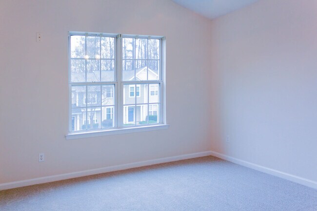 Building Photo - 2204 Valley Haven Dr