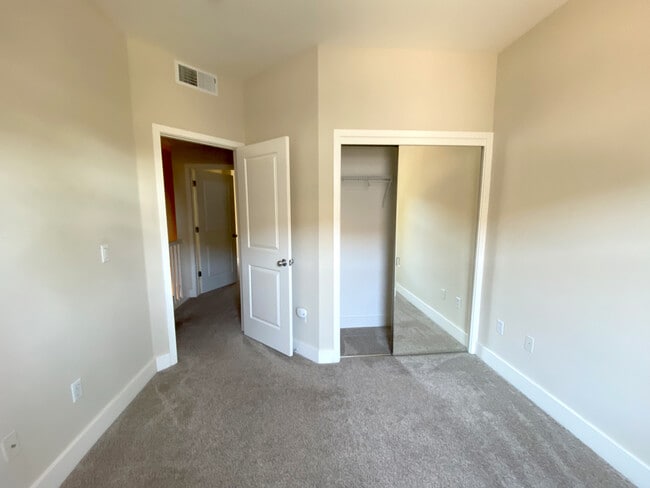 Building Photo - 310 City Center Dr