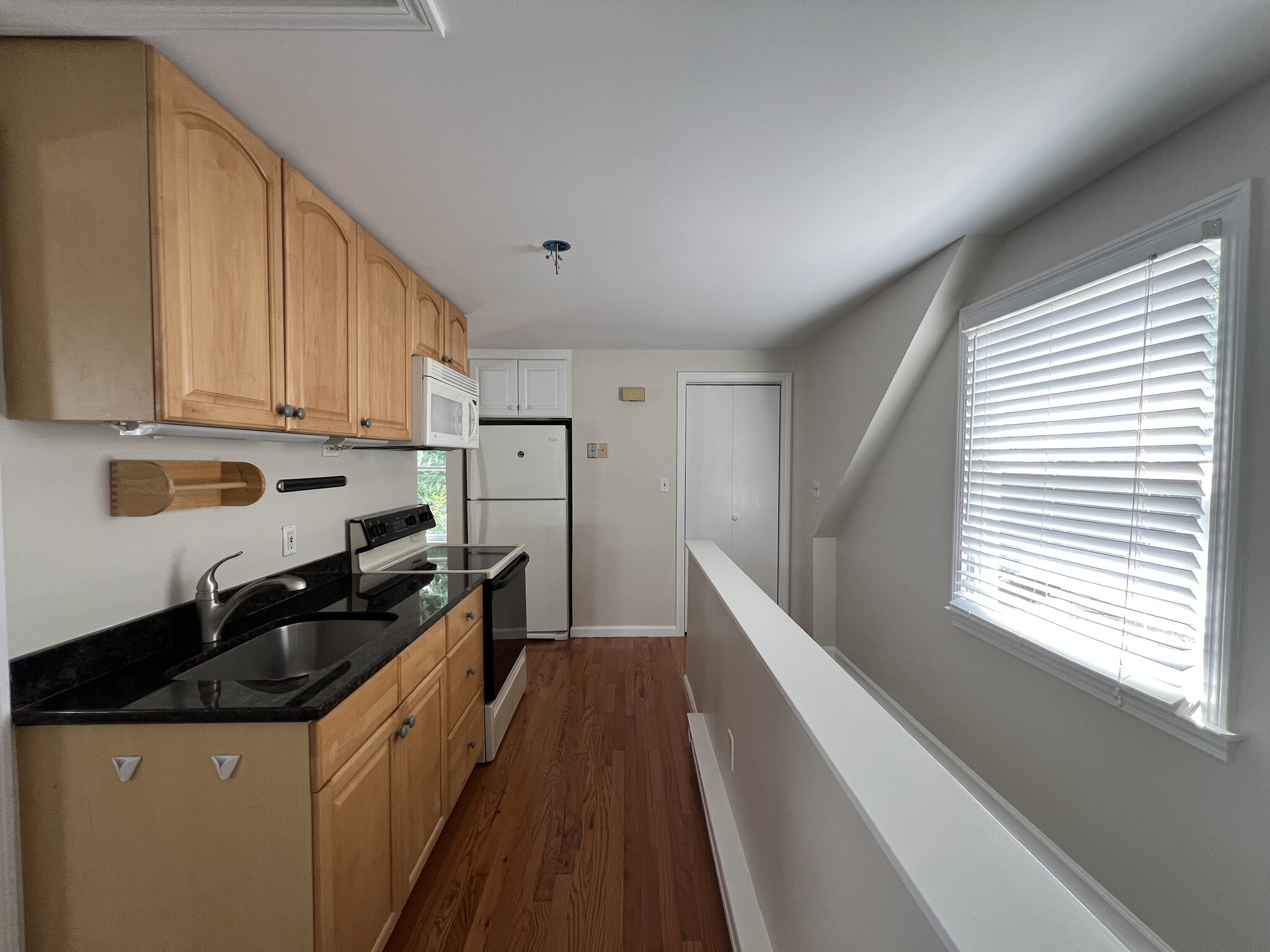 Kitchen - 99 Spruce St
