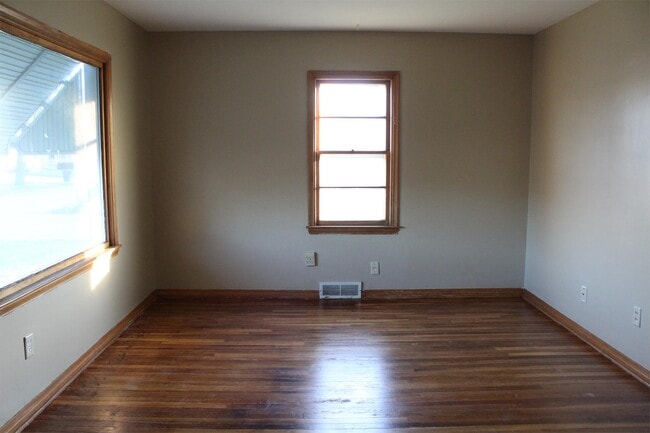 Building Photo - 907 N Grant St