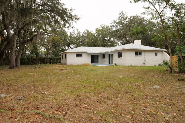 Building Photo - 3/2 Cul de sac home near UCF with fenced yard