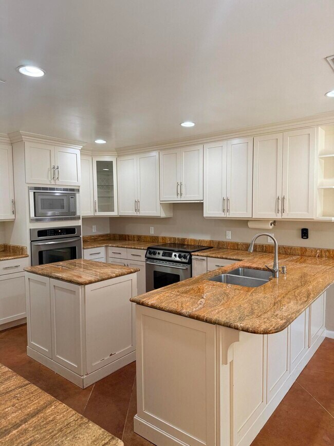 Building Photo - 255 Ridge Lake Rd