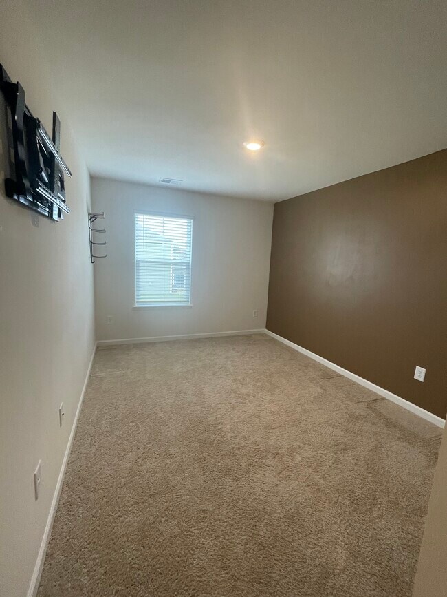Building Photo - 206 Wanderlust Ct