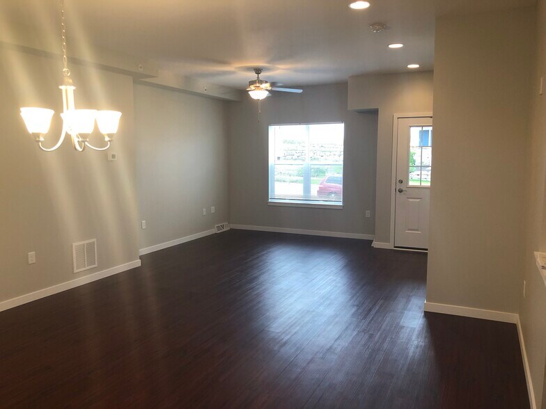 Building Photo - 4358 Eagle Ridge Ln