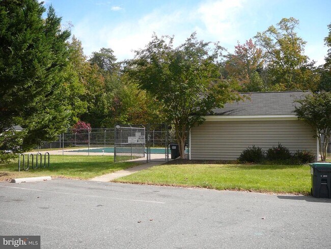 Building Photo - 406 Park Cove Dr