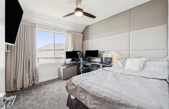 Building Photo - 5008 Statesman Ln