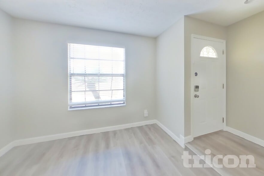 Building Photo - 23515 Shining Star Dr