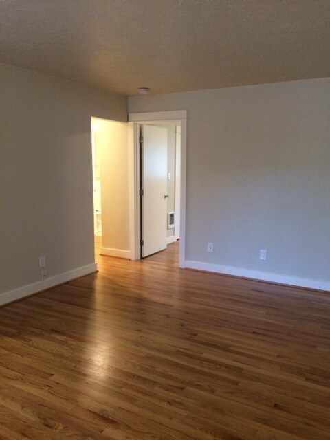 Building Photo - Full Remodel! University Park-Portsmouth-H...