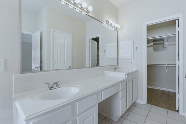 Building Photo - 22326 Merabrook Dr