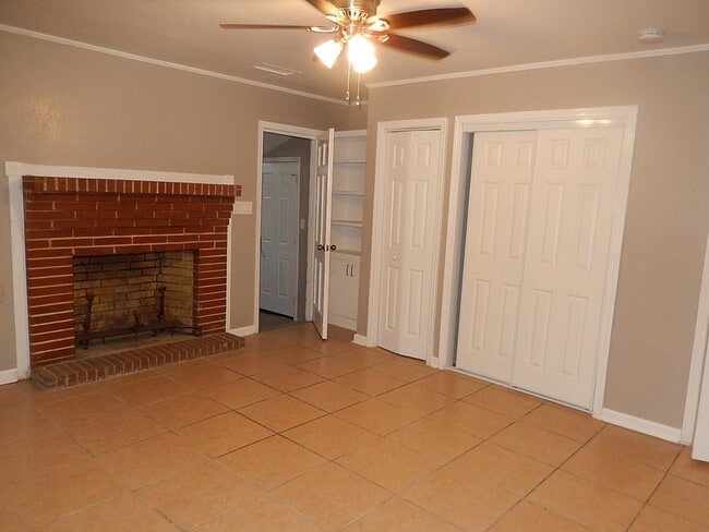 Building Photo - 1529 Elberta Dr