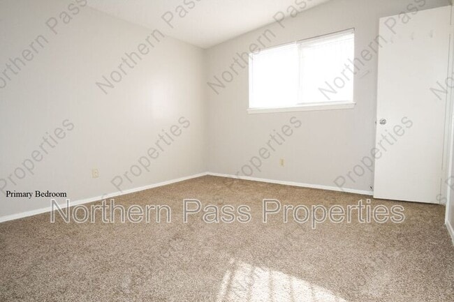 Building Photo - 10109 Milan St