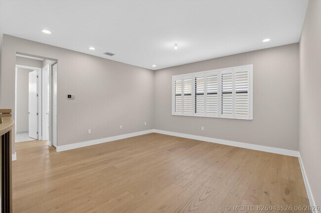 Building Photo - 17089 Rainbow Fls Trl