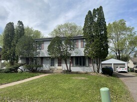 Building Photo - 2060 Rockstone Ln