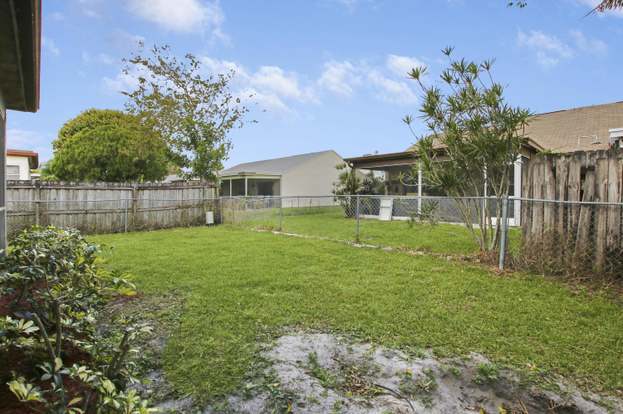 Building Photo - 113 Pinewood Ct