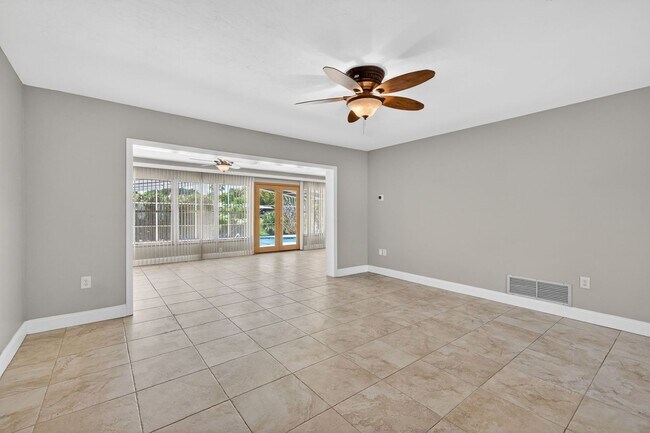 Building Photo - 1627 Canal Ct