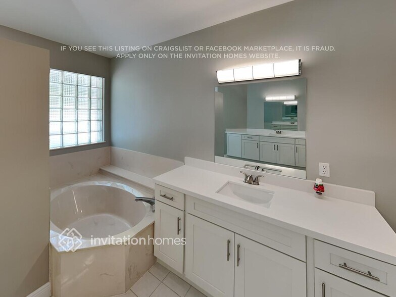 Building Photo - 5077 NW 104th Ave