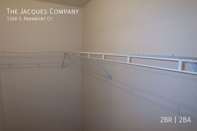 Building Photo - 3368 S Parkmont Ct
