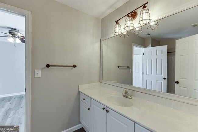 Building Photo - 1795 Lake Heights Cir