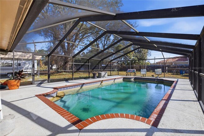 Building Photo - 10301 Trail Ridge Ln