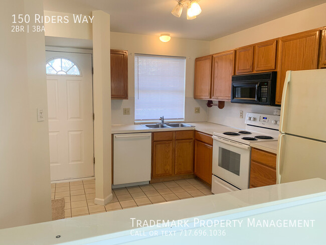 Building Photo - Nice 2 Bedroom Town Home