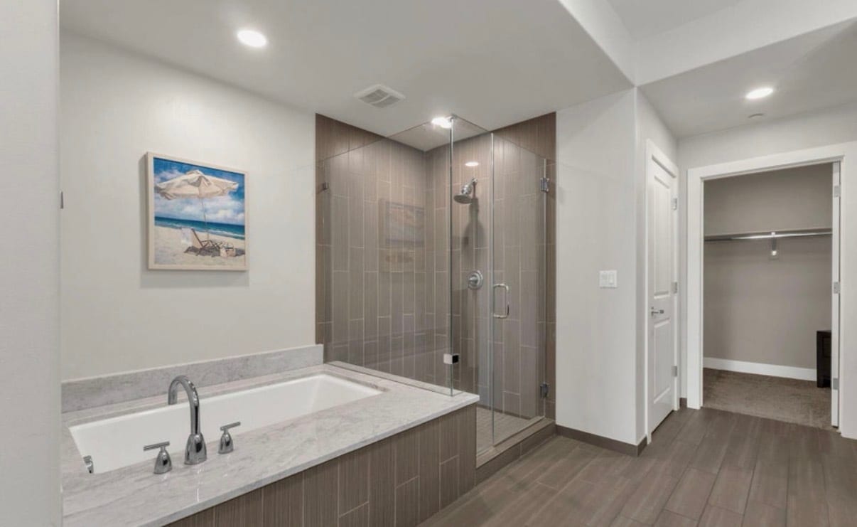 Building Photo - 4803 N Woodmere Fairway