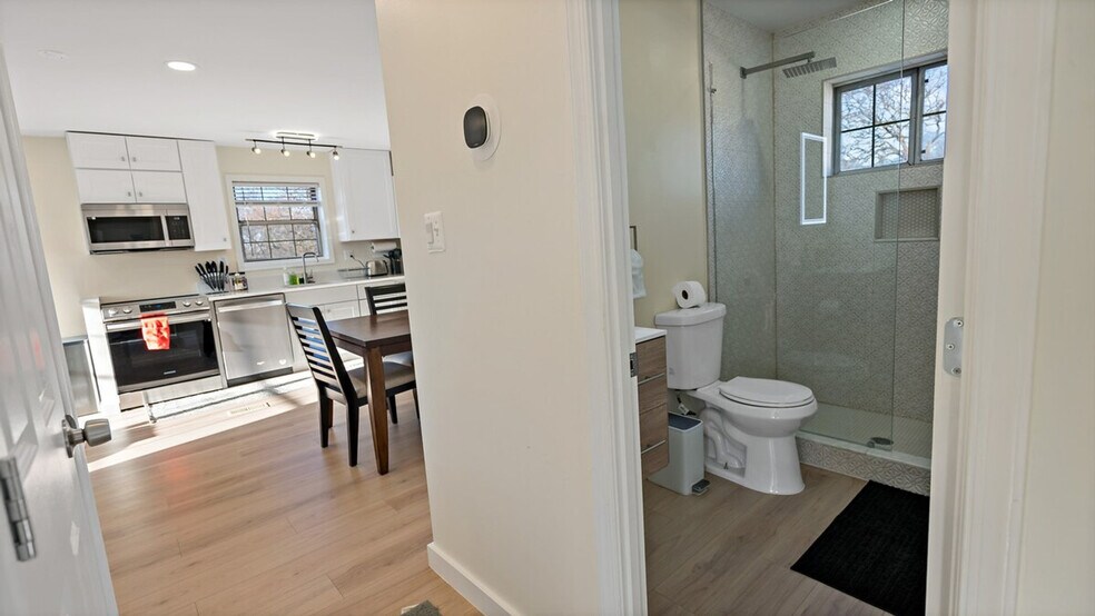 Building Photo - 100 Urey Pl