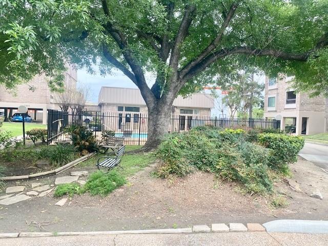 Building Photo - 2209 S Braeswood Blvd
