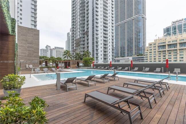 Building Photo - 1080 Brickell Ave