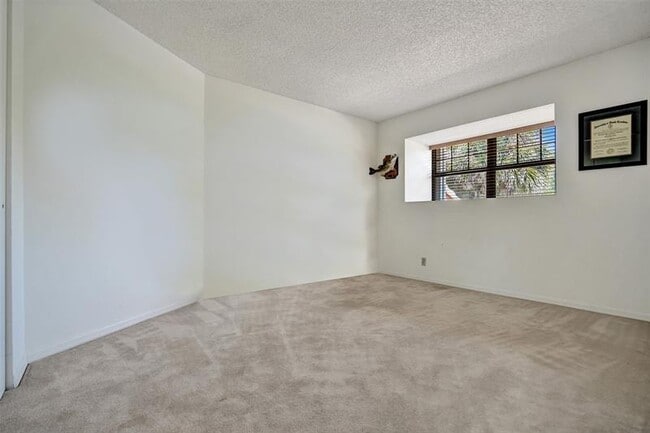 Building Photo - 3407 Emerald Oaks Dr