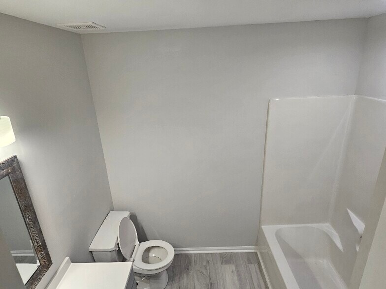 Building Photo - 507 Holly Ridge Ln