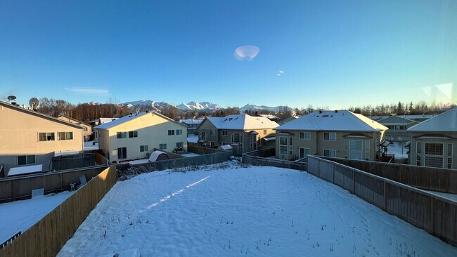 Building Photo - 3 Bed, 2.5 Bath - Beautiful Mountain Views - Close to JBER!