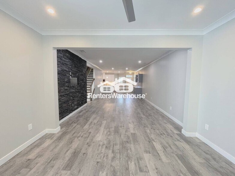 Building Photo - 1907 Doubloon Way