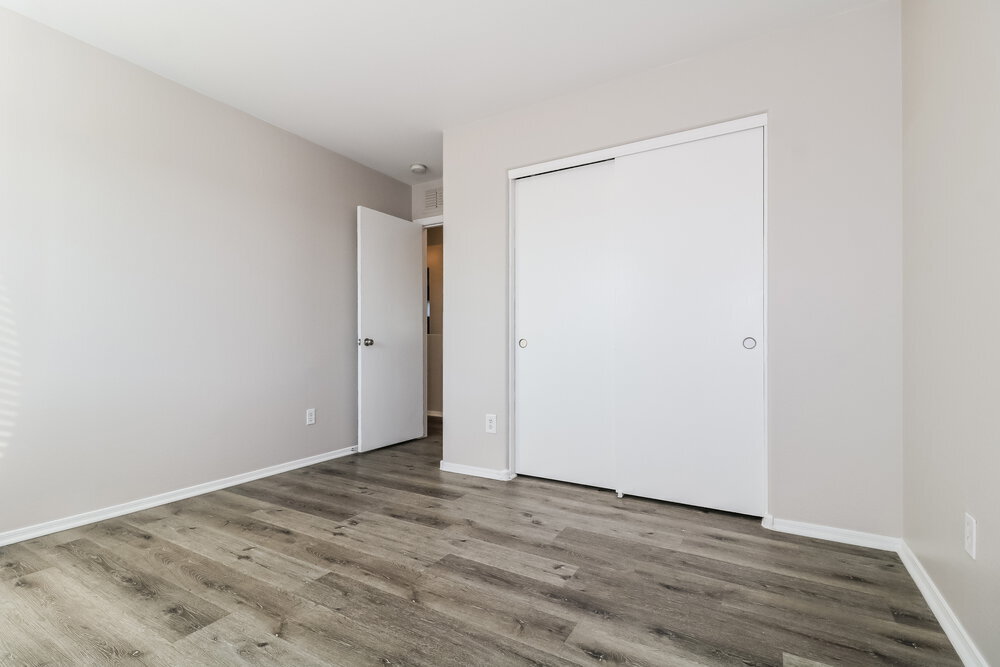 Building Photo - 5477 S 239th Dr