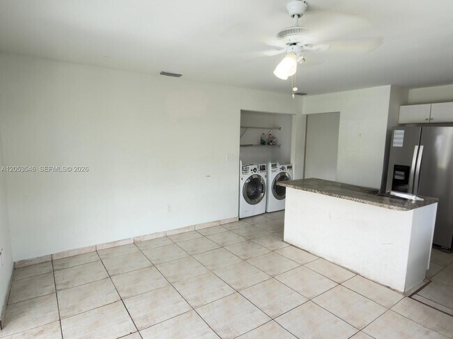 Building Photo - 6822 SW 130th Ave