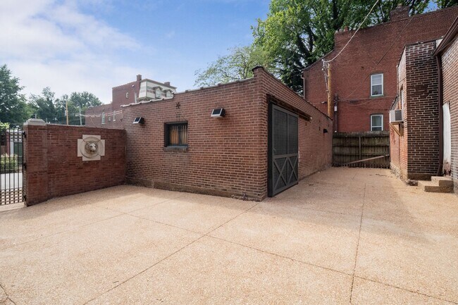 Building Photo - 1300 Sidney St