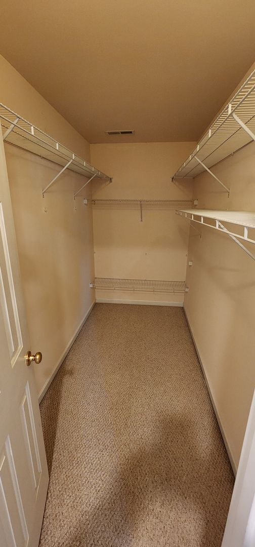 Building Photo - Nice 2 story brick home near Reagan High School