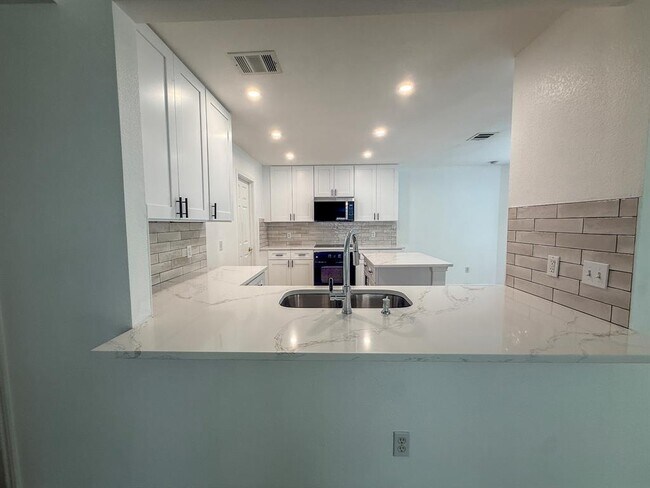Building Photo - 1148 Apollo Cir
