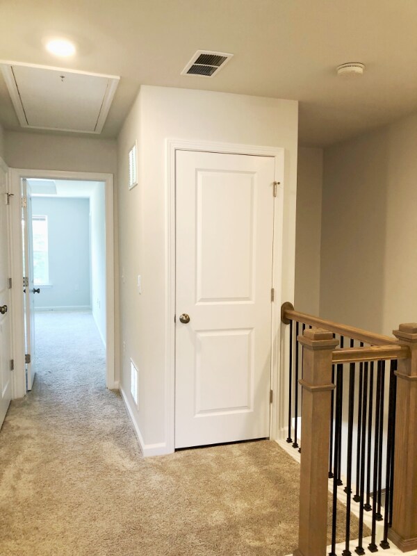 Building Photo - 825 Falls Grove Trl