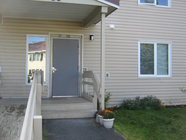 Building Photo - Executive Estates Apartments