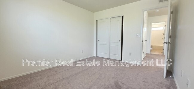 Building Photo - 15139 Chicago St
