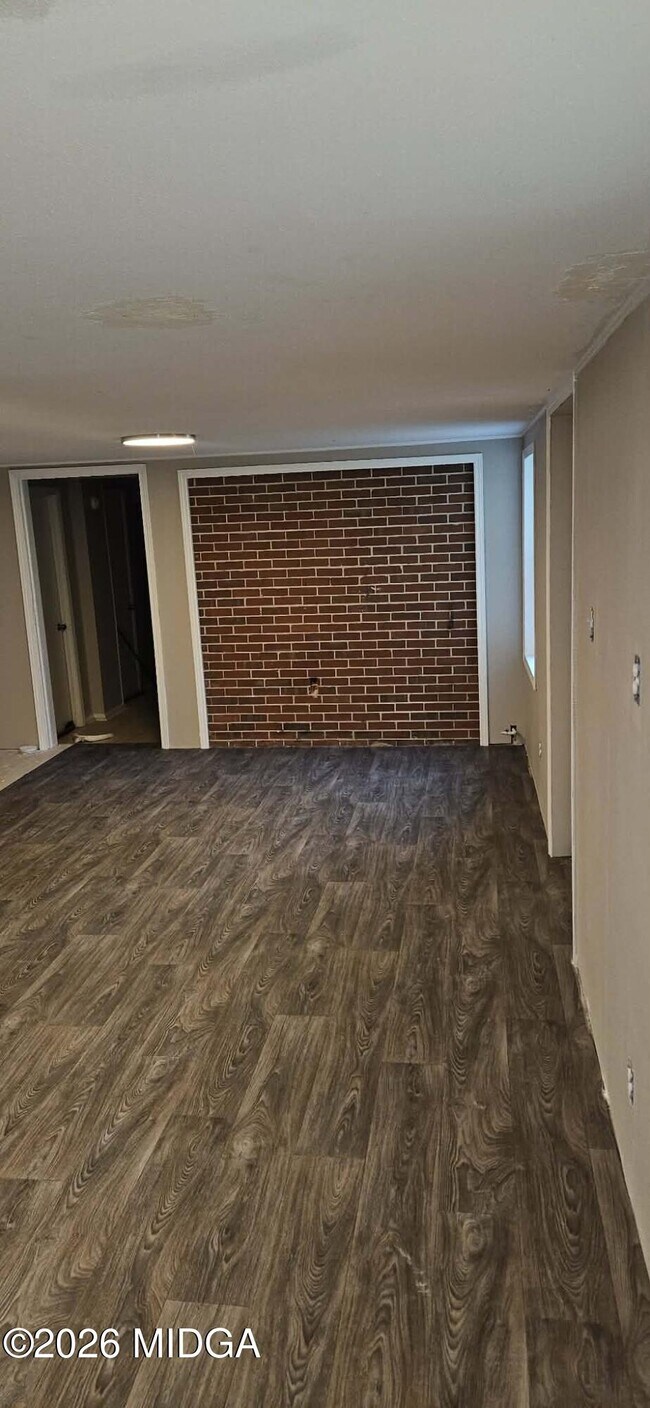 Building Photo - 912 Dogwood Cir