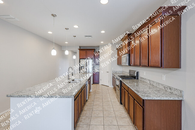 Building Photo - 41587 Anne Ln