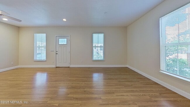 Building Photo - 1844 Thacker Ave