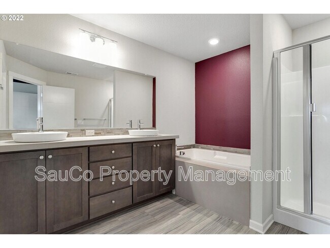 Building Photo - 8037 SE Engelmann St