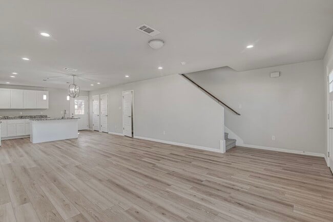 Building Photo - 6146 Brocks Ln