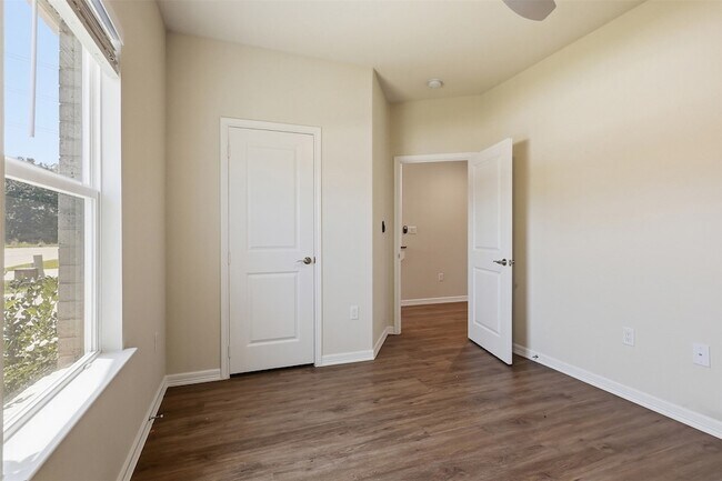 Building Photo - 9738 Champion Heavens Dr