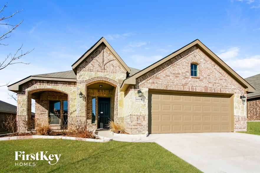 Building Photo - 1020 Deer Valley Dr