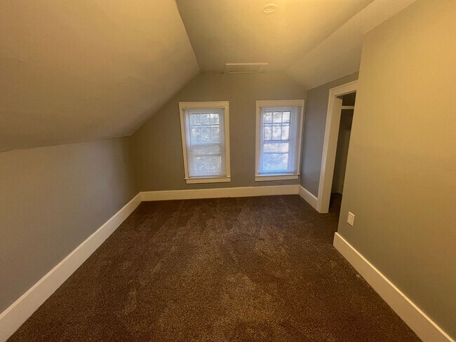 Building Photo - Moline Single Family Home