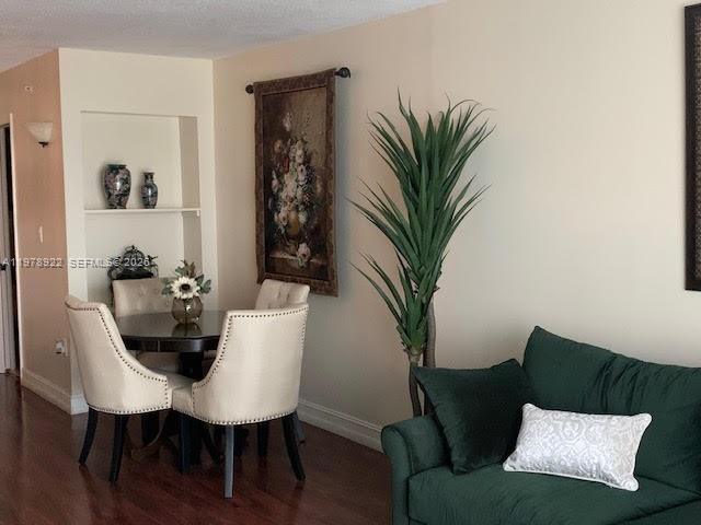 Building Photo - 6917 Collins Ave