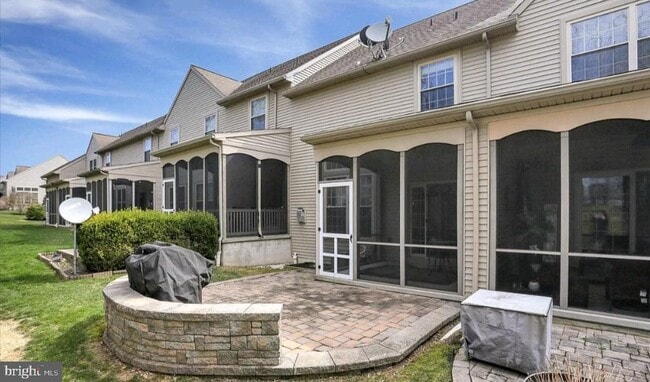 Building Photo - 5590 Twilight Dr